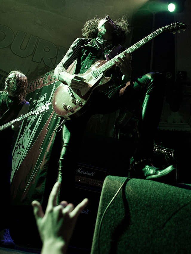 Enforcer in Paradiso Amsterdam door Bram Muller