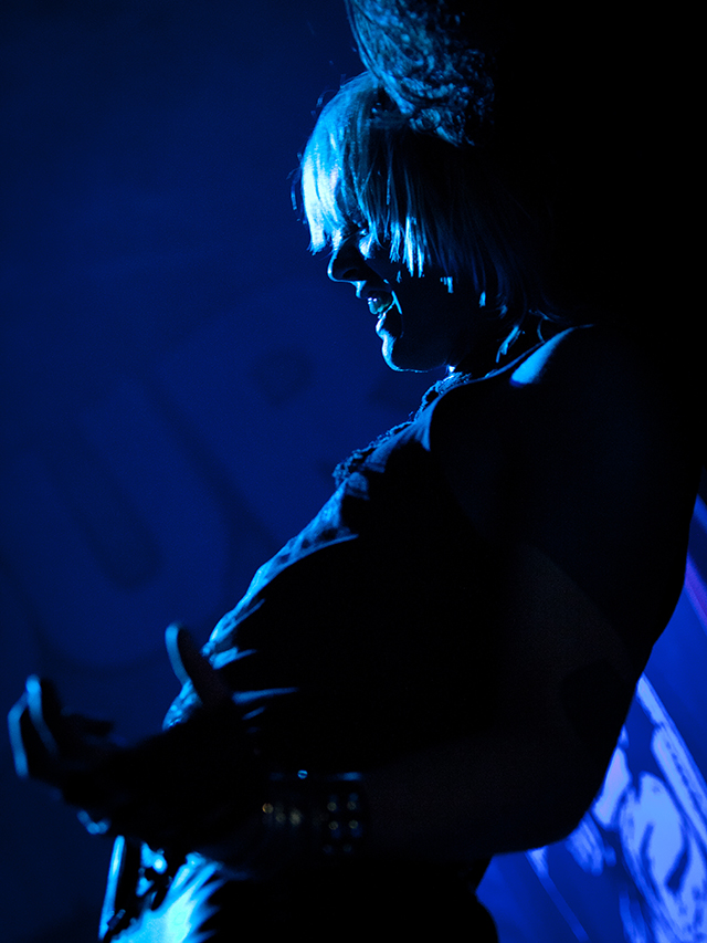 Enforcer in Paradiso Amsterdam door Bram Muller