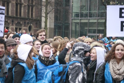 Studentenprotest tegen bezuinigingen op hoger onderwijs door Peter Mekers