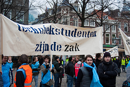 Studentenprotest tegen bezuinigingen op hoger onderwijs door Maikel Wilke
